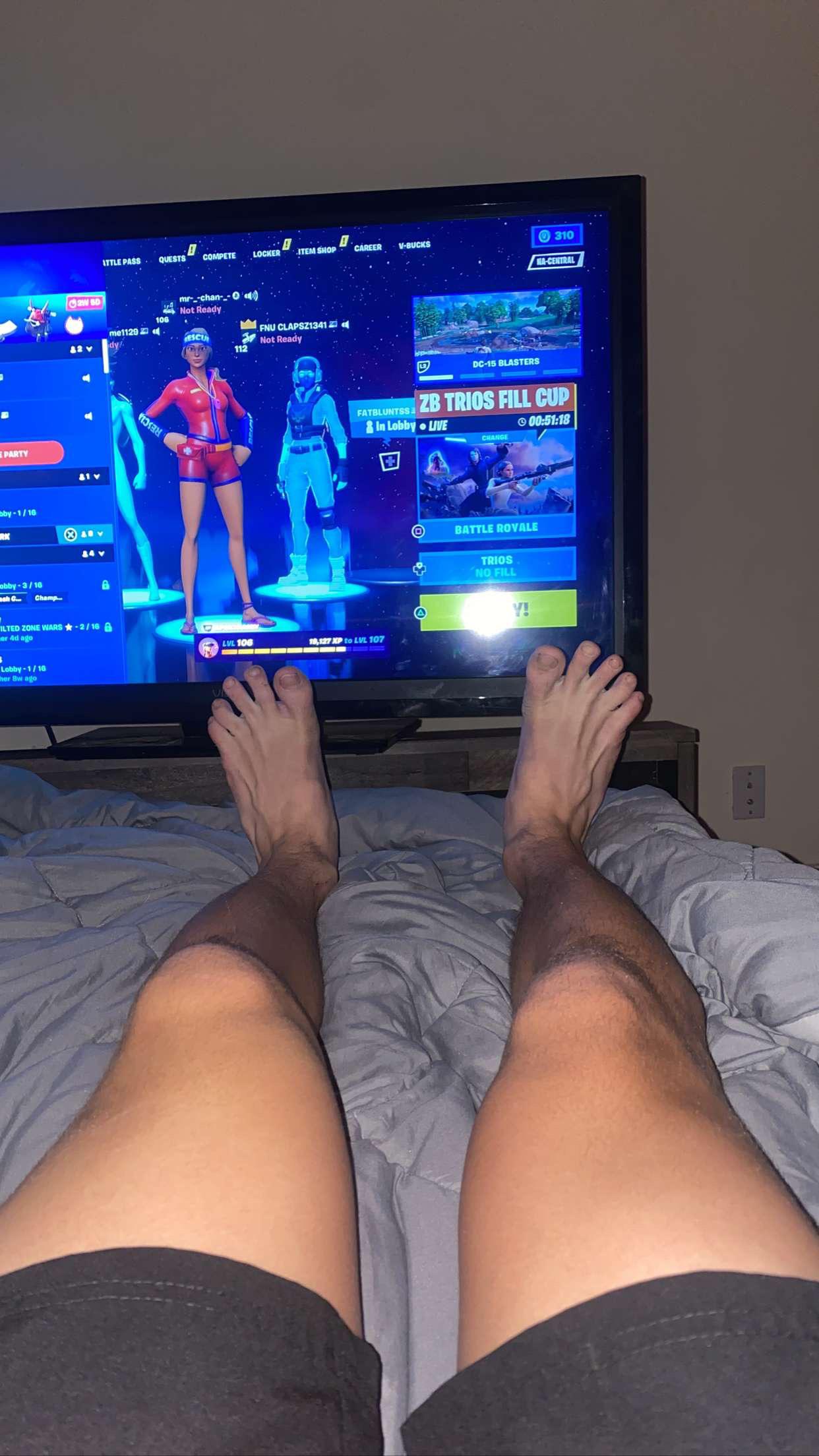 very naughty toes while on fortnite